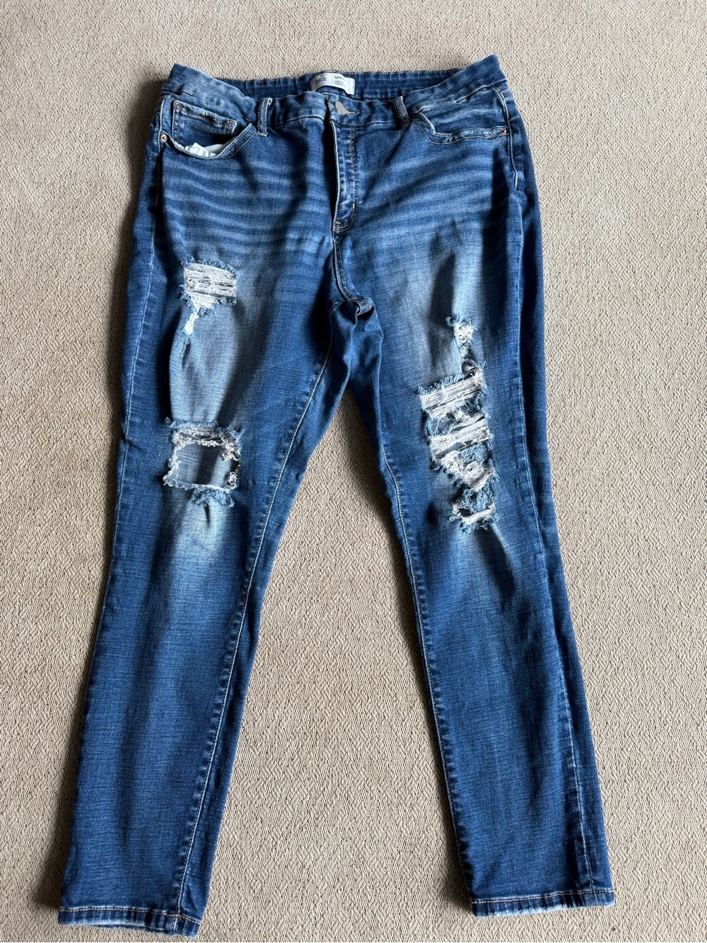 BKE Gabby Curvy Fit High Rise Distressed Ankle Skinny Jeans Size 34
